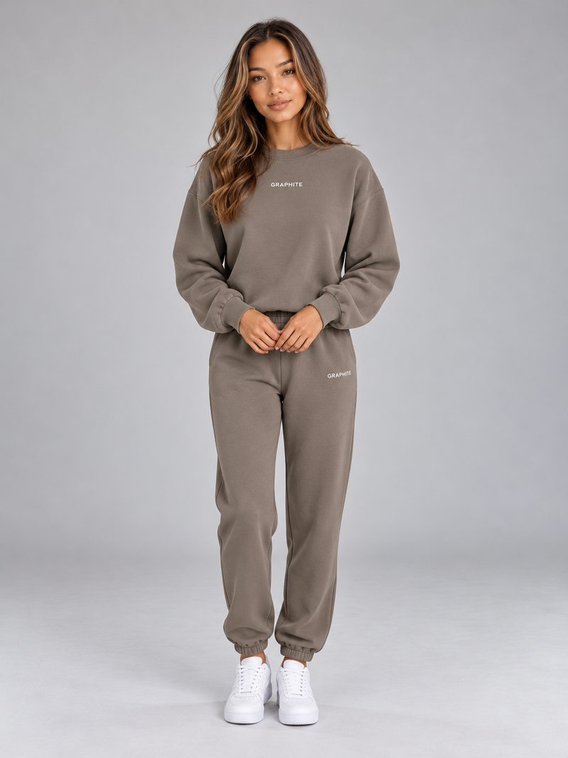 Women’s Oversized Tracksuit Set – Sweatshirt & Cuffed Joggers