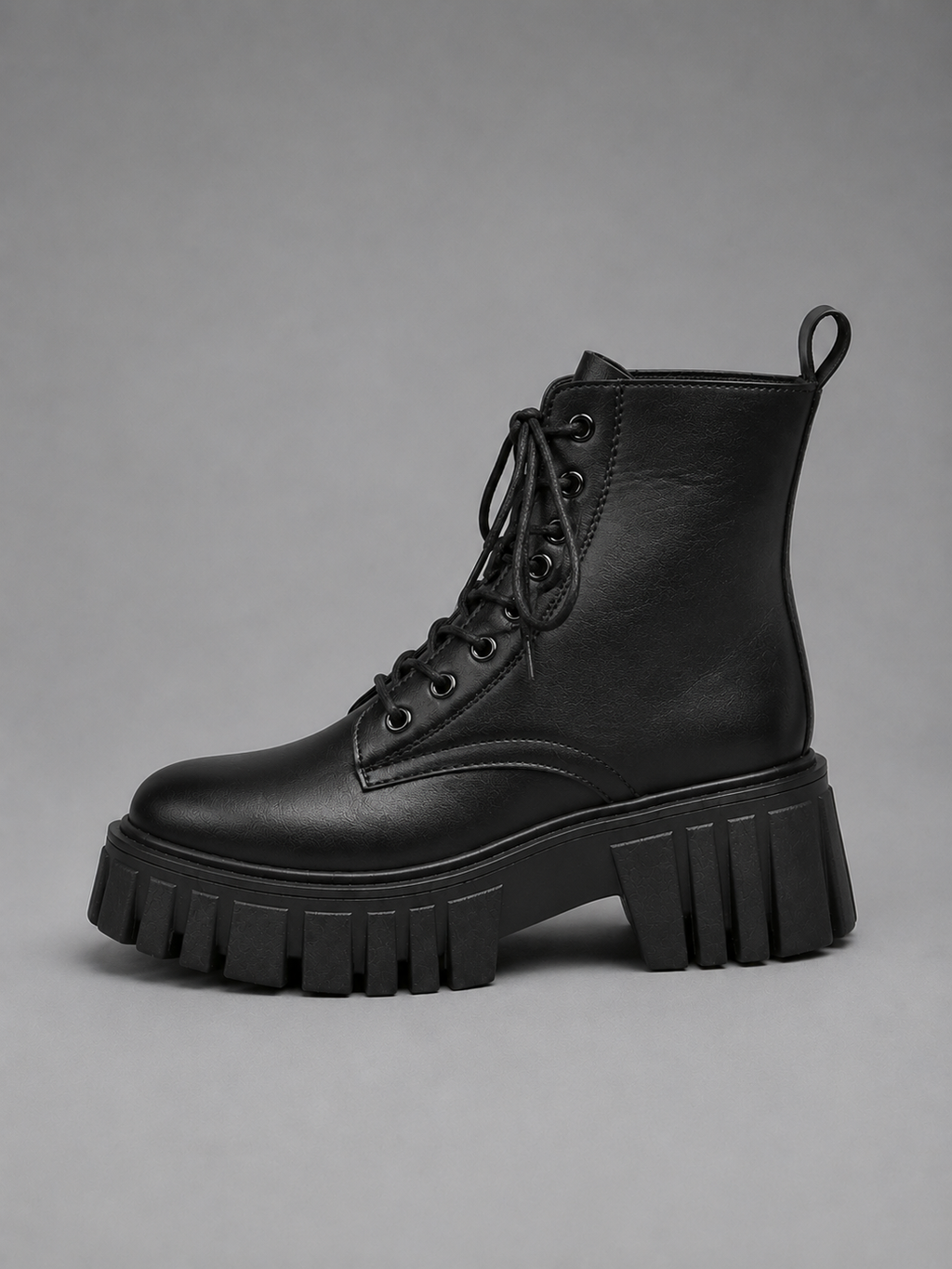 Women’s Chunky Leather Look Combat Boots – Lace-Up Platform Ankle Boots