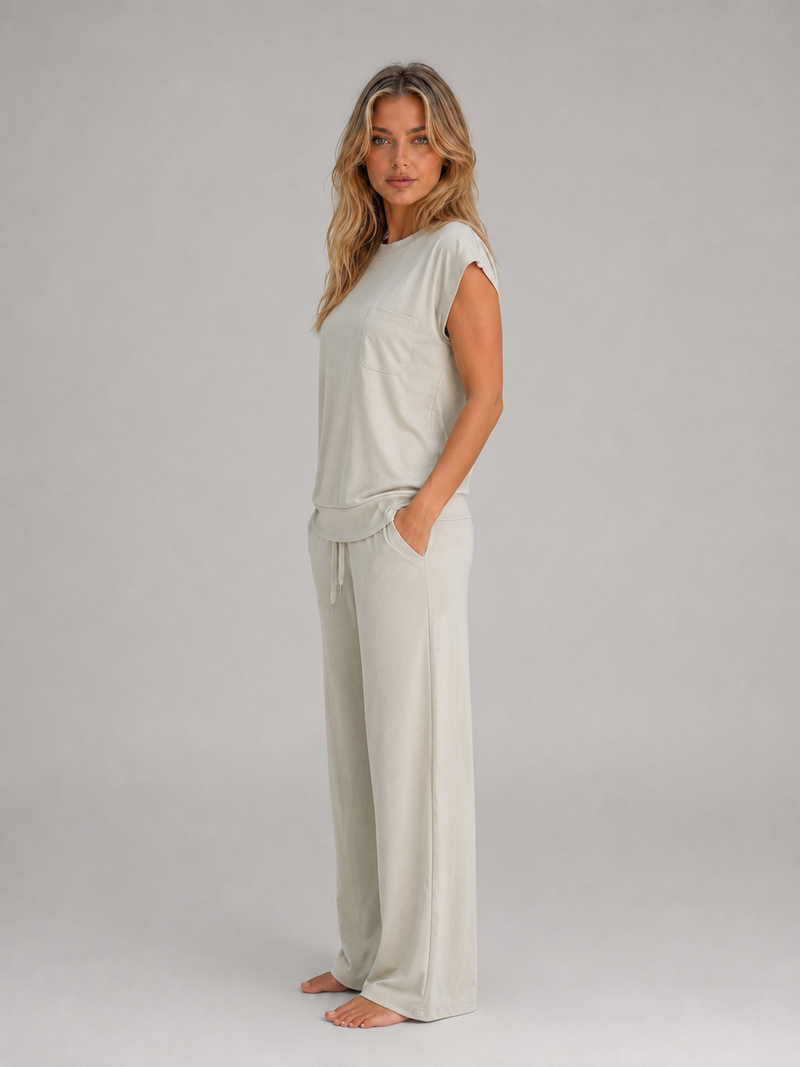 Women's Two-Piece Lounge Set – Relaxed T-Shirt & Wide Leg Trousers Co-Ord